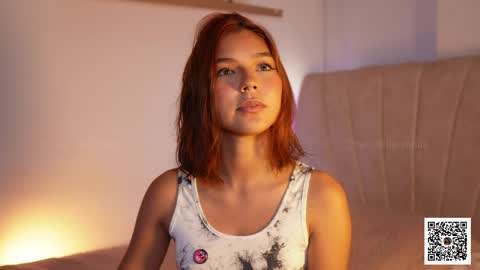 Snapshot of sweetlittlevenus chatting on April 2026 09:39:01 PM Venus online show from April 2026 09:39:01 PM