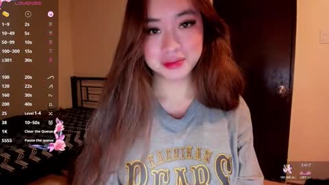 Snapshot of sweetlovepinay04 chatting on May 2026 02:50:01 AM Zoe online show from May 2026 02:50:01 AM