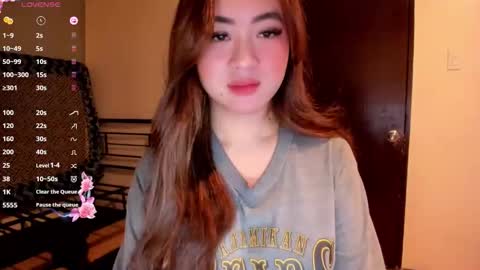 Snapshot of sweetlovepinay04 chatting on May 2026 03:01:02 AM Zoe online show from May 2026 03:01:02 AM