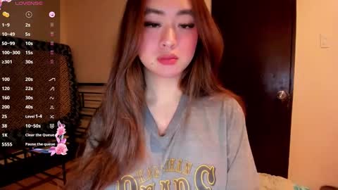 Snapshot of sweetlovepinay04 chatting on June 2026 07:07:01 AM Zoe online show from June 2026 07:07:01 AM