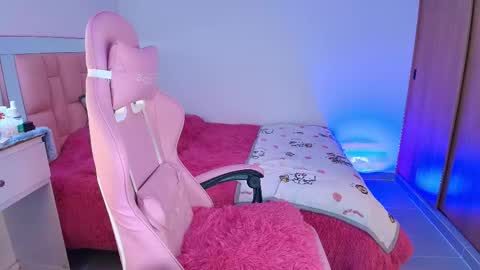 SweetLune online show from March 2025 05:06:02 PM