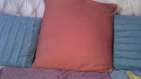 sweetmellowx1 online show from February 2025 08:55:01 PM