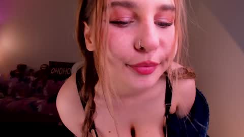 Snapshot of sweetmila1 chatting on March 2026 06:23:02 PM Mila online show from March 2026 06:23:02 PM