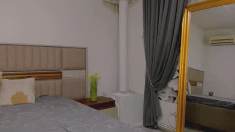 Claudia online show from October 2025 08:47:01 PM