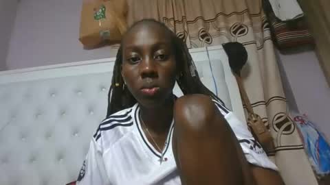 Snapshot of sweetnovah chatting on May 2026 04:46:01 PM Novah girlie online show from May 2026 04:46:01 PM