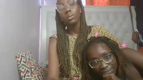 Snapshot of sweetnovah chatting on May 2026 02:34:02 PM Novah girlie online show from May 2026 02:34:02 PM