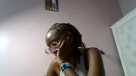 Snapshot of sweetnovah chatting on June 2026 05:16:02 PM Novah girlie online show from June 2026 05:16:02 PM