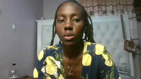 Snapshot of sweetnovah chatting on June 2026 03:25:02 PM Novah girlie online show from June 2026 03:25:02 PM