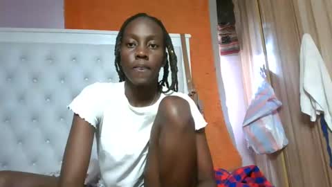Snapshot of sweetnovah chatting on June 2026 10:08:02 AM Novah girlie online show from June 2026 10:08:02 AM