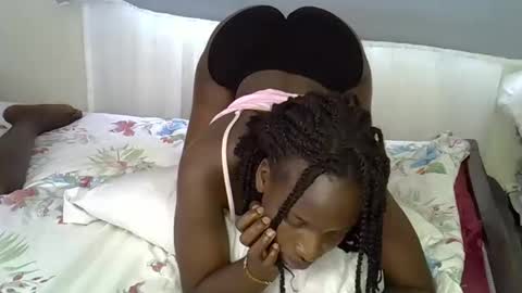 sweetpasion2 online show from December 2025 01:17:01 PM