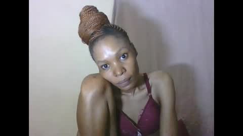 ESTHER online show from April 2026 02:05:01 AM