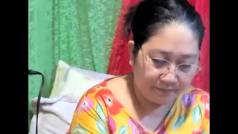 Snapshot of sweetpilipina88 chatting on June 2026 10:49:01 AM MIA online show from June 2026 10:49:01 AM
