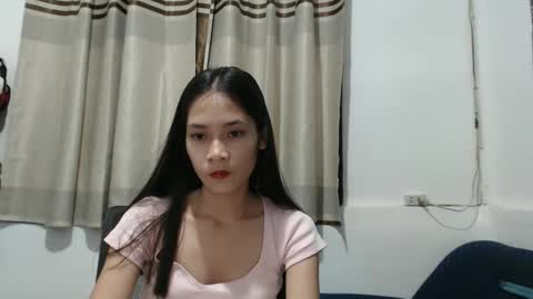 Mia online show from December 2024 11:41:01 AM