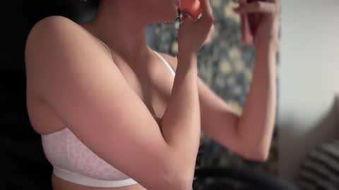 sweetssmashed online show from November 2025 10:25:01 PM