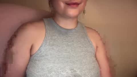 Snapshot of sweetssmashed chatting on May 2026 02:17:01 AM sweetssmashed online show from May 2026 02:17:01 AM