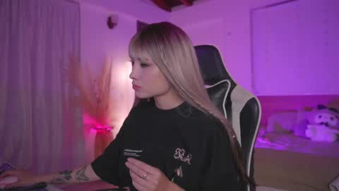 Cat independent model  online show from March 2025 07:32:02 AM