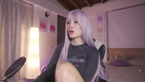 Cat independent model  online show from February 2026 02:29:01 AM