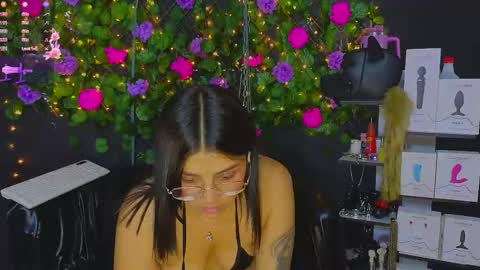 Molly -  INDEPENDENT MODEL online show from May 2026 01:46:01 AM