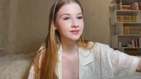 Lisa online show from September 2025 04:54:02 PM