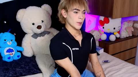 Neffer online show from November 2025 05:19:02 AM