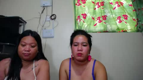 mia and luna online show from May 2026 02:06:01 AM