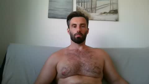 Snapshot of sweettom69 chatting on June 2026 08:19:01 AM Tom online show from June 2026 08:19:01 AM