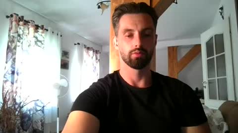 Snapshot of sweettom69 chatting on August 2026 09:44:02 AM Tom online show from August 2026 09:44:02 AM