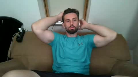 Snapshot of sweettom69 chatting on August 2026 09:33:01 AM Tom online show from August 2026 09:33:01 AM