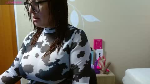 Scarlet online show from November 2025 12:41:02 PM