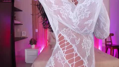 sweetviolet___ online show from September 2025 12:21:02 PM
