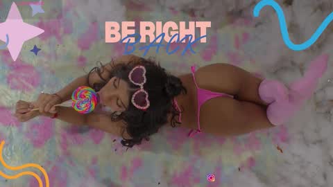 sweetviolet___ online show from February 2026 12:15:02 PM