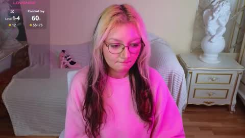 Hot Candy online show from December 2025 11:59:01 AM