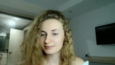 sweety_fruits online show from February 2026 05:07:02 PM