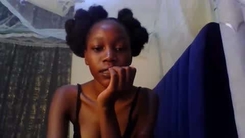 Snapshot of sweety_melanin chatting on May 2026 12:05:01 AM Vickky online show from May 2026 12:05:01 AM