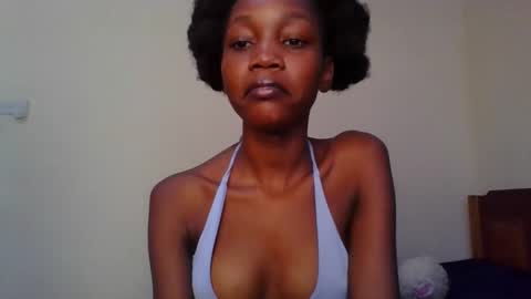 Snapshot of sweety_melanin chatting on May 2026 12:32:01 PM Vickky online show from May 2026 12:32:01 PM