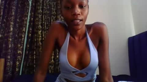 Snapshot of sweety_melanin chatting on May 2026 12:37:02 PM Vickky online show from May 2026 12:37:02 PM