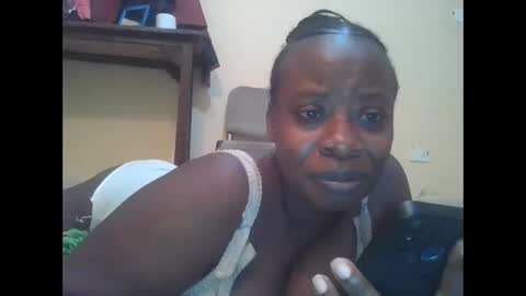 sweetyass25 online show from June 2026 02:33:01 PM