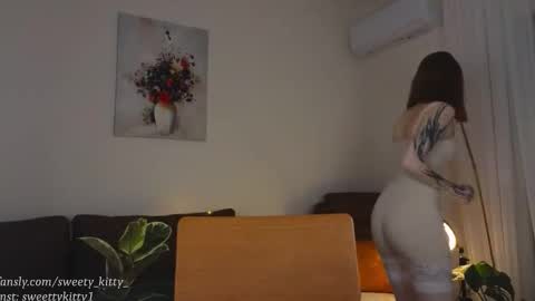 Jenny  give it a sub online show from November 2025 11:38:02 AM