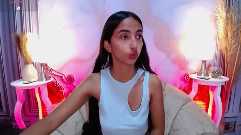 LAURA online show from September 2025 01:54:01 PM