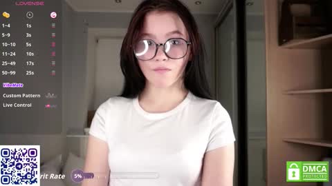 Astrid online show from October 2025 05:48:02 PM