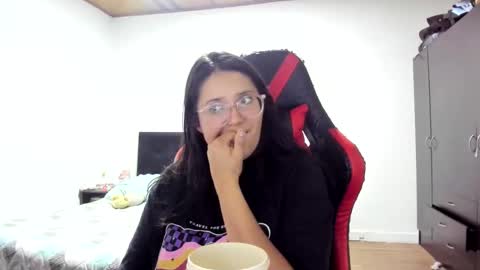 sweetyypeach online show from December 2024 03:41:01 AM