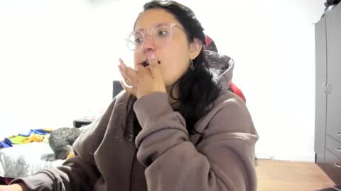 sweetyypeach online show from December 2024 05:49:02 AM