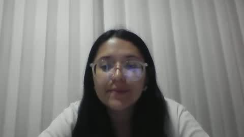 sweetyypeach online show from January 2025 04:00:02 AM