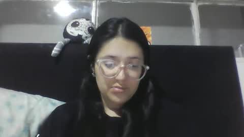 sweetyypeach online show from November 2025 03:23:01 AM