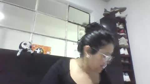 sweetyypeach online show from November 2025 02:17:02 AM