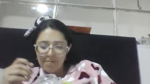 sweetyypeach online show from November 2025 09:13:02 PM