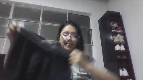 sweetyypeach online show from December 2025 02:27:01 AM