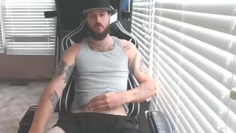 swoozy_ online show from October 2025 05:01:01 PM