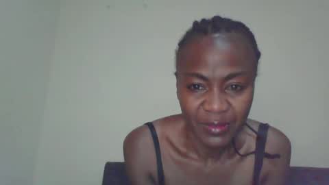 Snapshot of swtebony1 chatting on October 2025 10:07:02 PM ALICIA online show from October 2025 10:07:02 PM