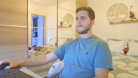 syl092 online show from October 2025 03:00:01 PM